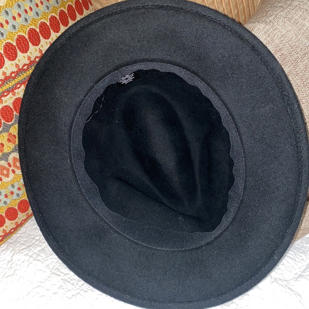 Hat - Picture 5 of 6